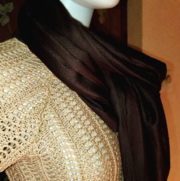 🤎 Elegant Rich Brown Shawl Blanket Scarf Wrap 🤎 - Picture 5 of 7